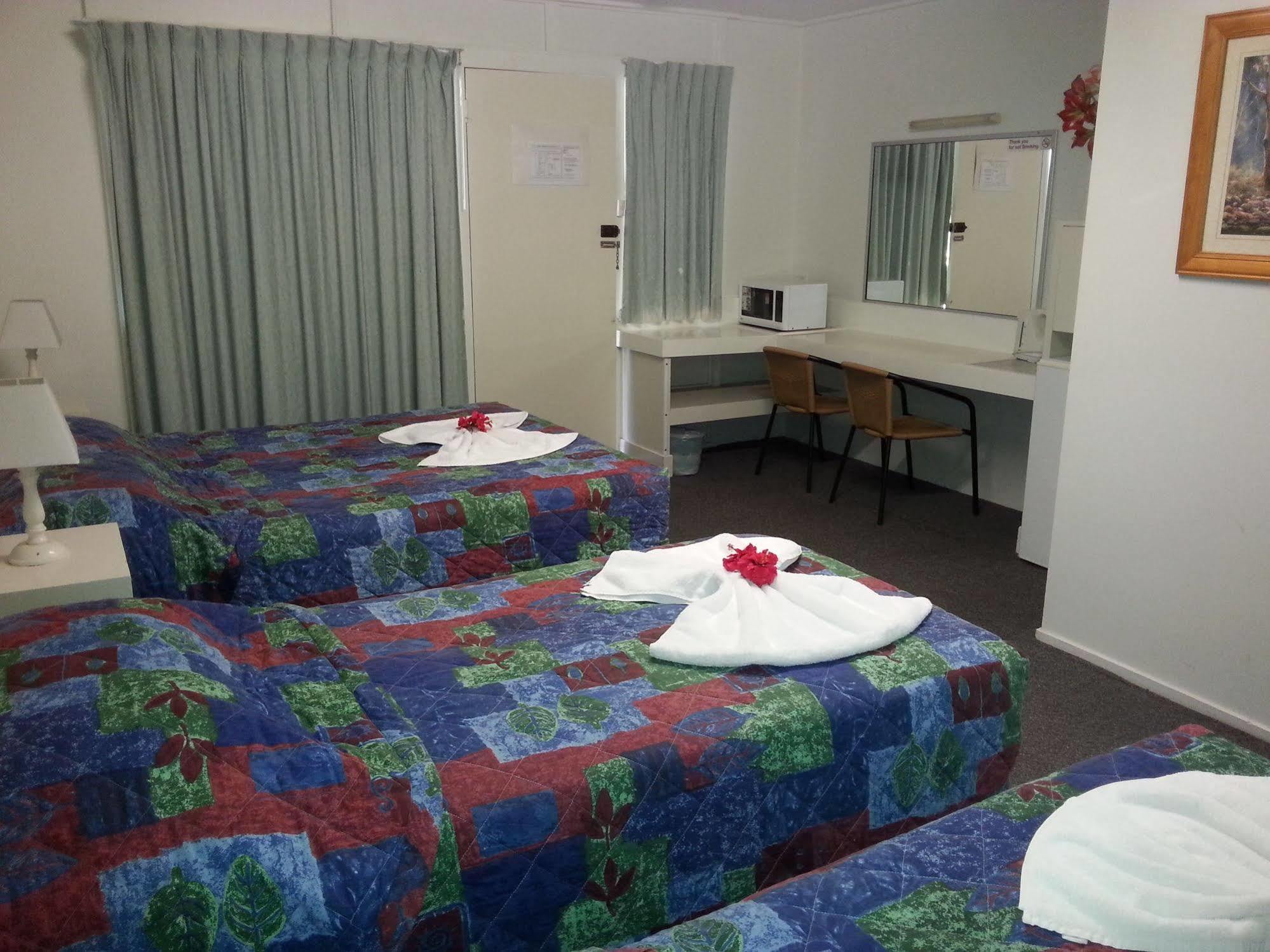 Golden Fountain Motel Rockhampton Exterior photo